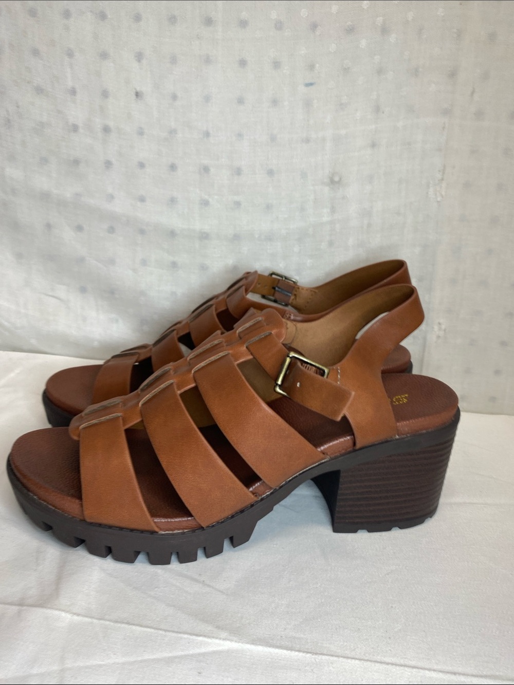 Soda Shoes EMI Women’s Brown Lug Sole Chunky Platform Heel Sandals 9.5